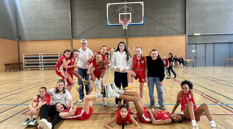 U13F1: les filles restent invaincues!